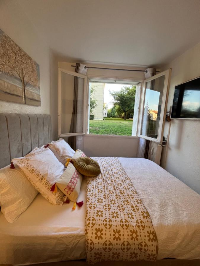 Studio Situe A 5 Min Du Chateau De Versailles Et Stationnement Gratuit Kültér fotó